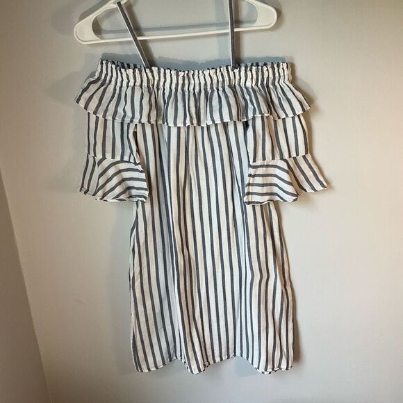 Vivi Weekend Shift Dress, Off the Shoulder Ruffles, S. Pockets!!! - Picture 4 of 6